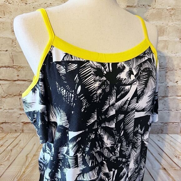 Fabletics tropical palm cold shoulder dress - Picture 3 of 5
